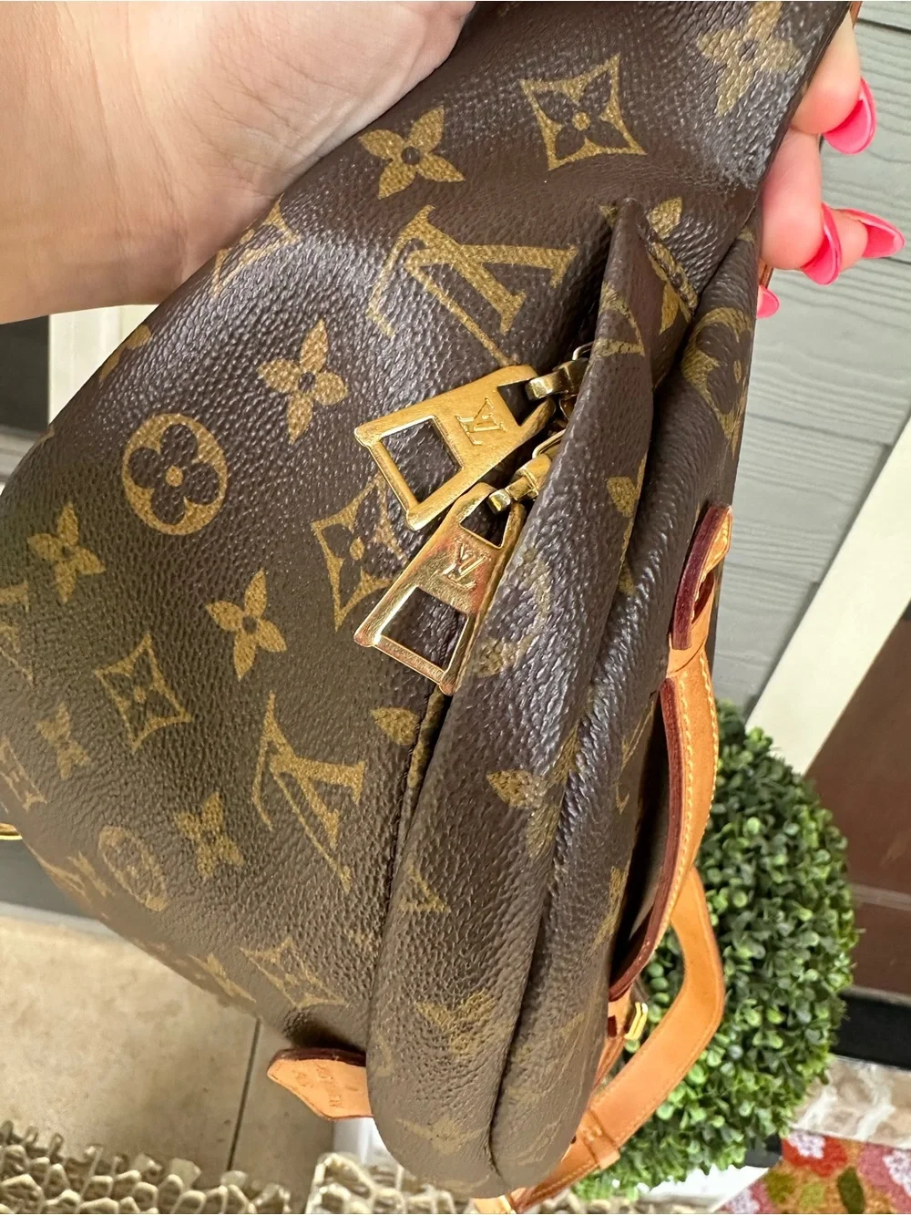 Louis Vuitton Monogram DISCONTINUED Bumbag